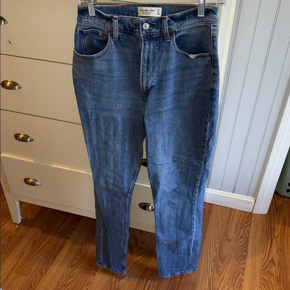Abercrombie & Fitch Curve Love Classic Blue Straight Jeans